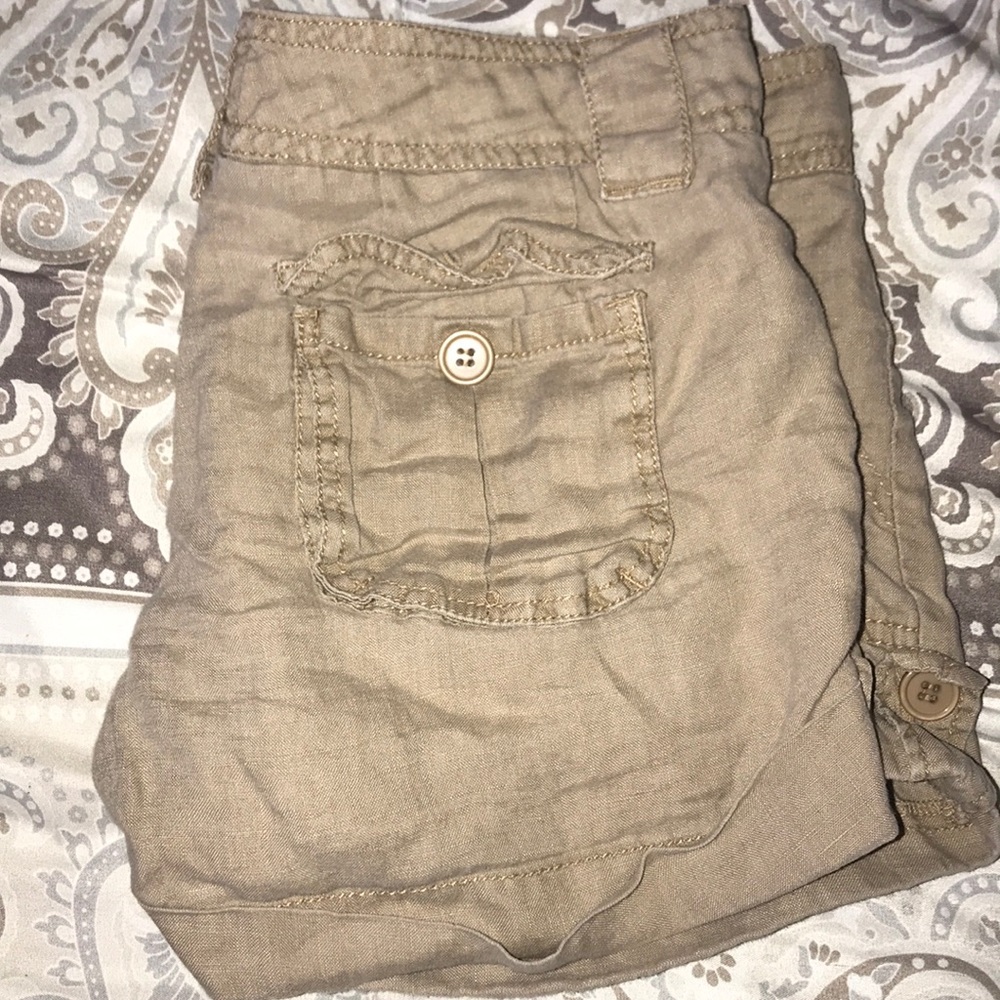 Khaki short shorts